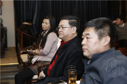 16、來自企業(yè)界的研究員認真聽取學術界的聲音_副本