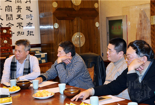 05會(huì)議現(xiàn)場(chǎng)左一魯寧、左二宋永吉、左三黃劍、左四芮謙